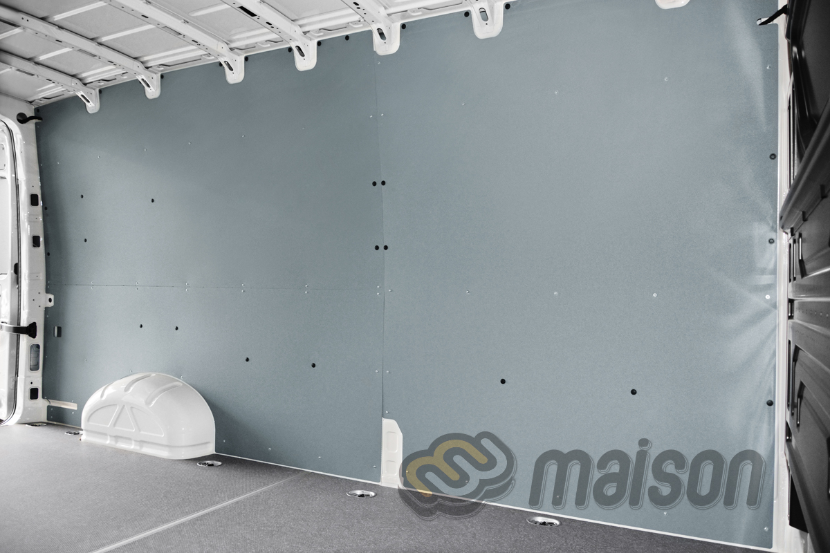Обшивка вантажного відсіку - пластикові стінки та підлогове покриття з фанери від Мейсон