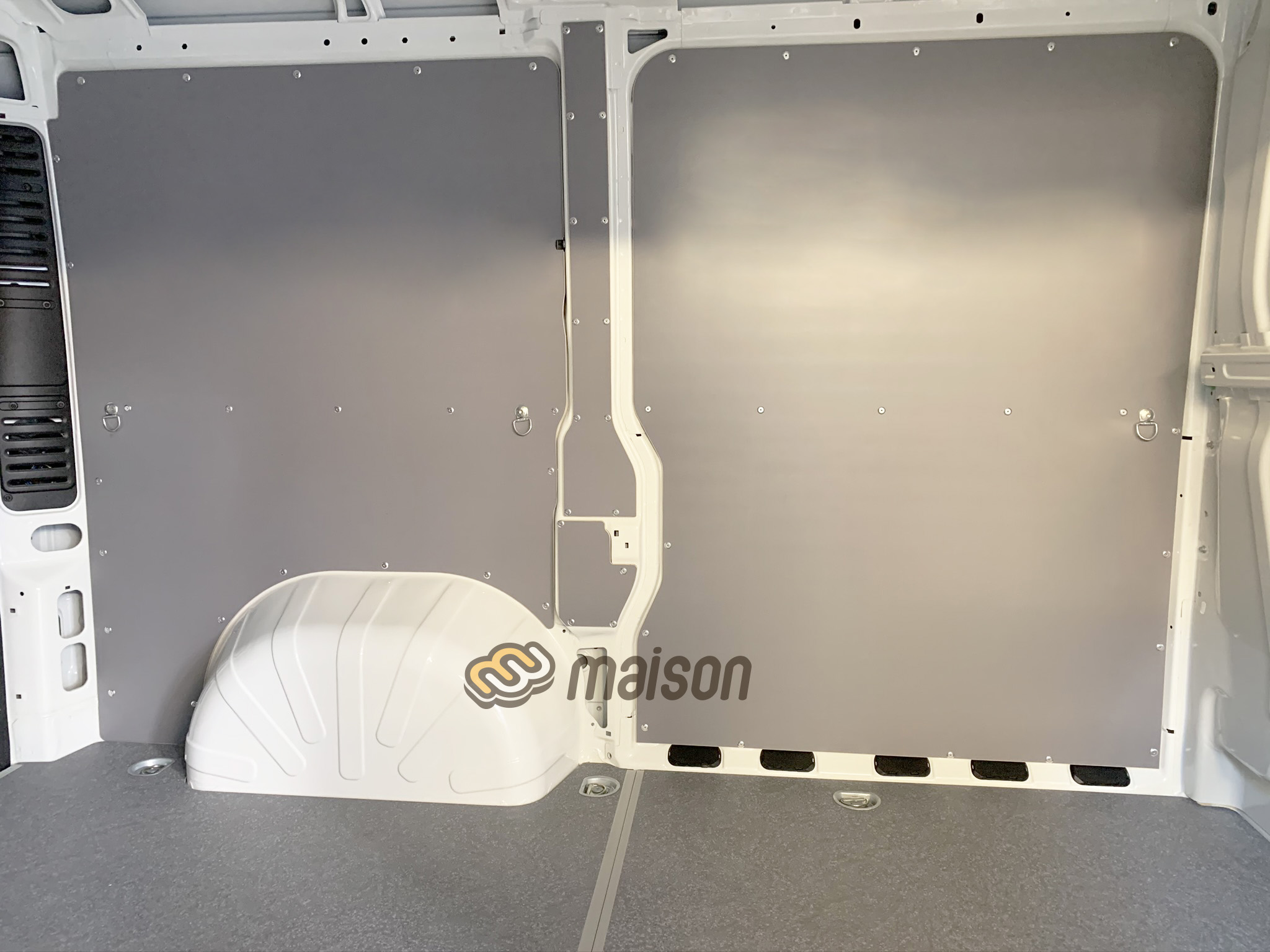 Обшивка стін фургона Jumper L1 ламінованою фанерою від Мейсон