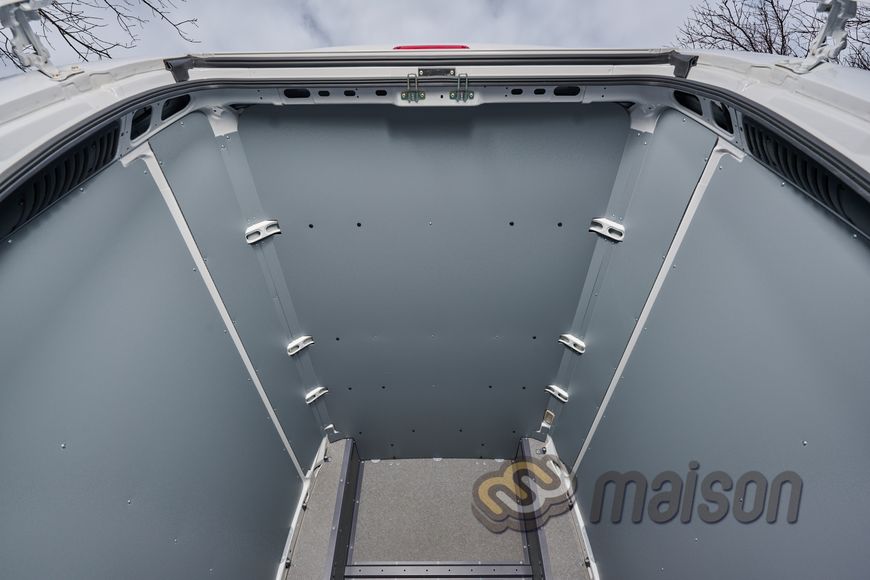 Пластикова обшивка стін вантажного відсіку фургона Maison Boxer Crew Cab L3 (колісна база 4035 мм, довжина вантажного відсіку 2535мм)
