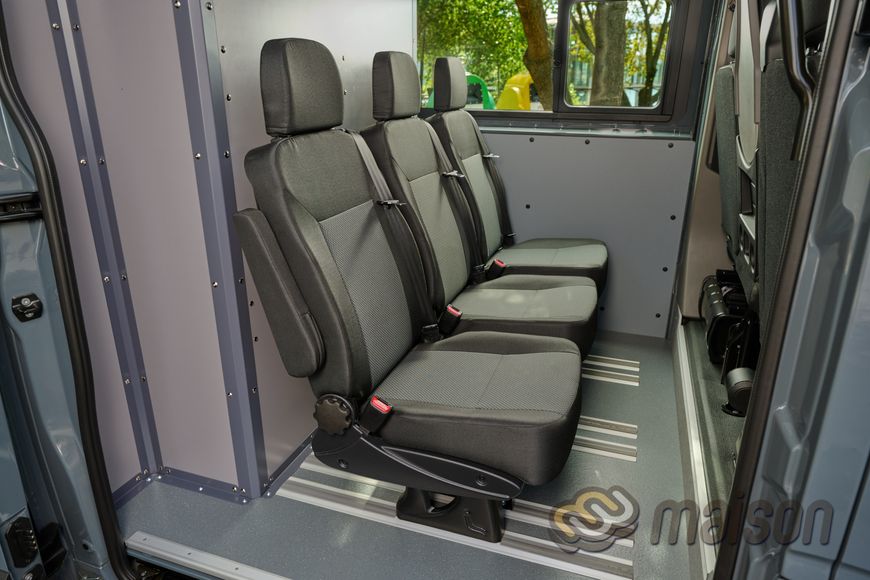 Пластикова обшивка стін передньої кабіни фургона Maison Master Crew Cab L3 (колісна база 4332мм, довжина вантажного відсіку 2500мм)