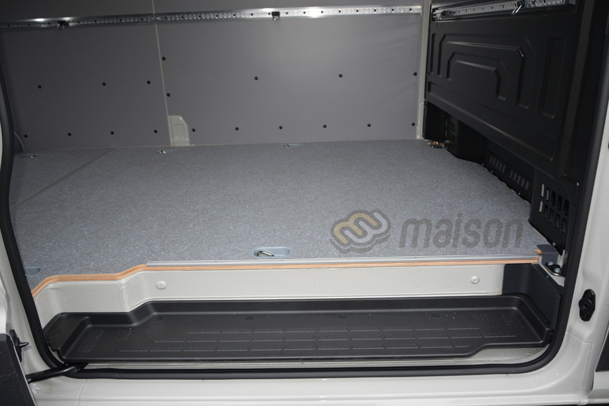 Підлогове покриття Crafter L4 (LR, задній/повний привід 4 х 4, довга колісна база 4490мм, довжина вантажного відсіку 4300мм), одинарні колеса, товщина 12мм