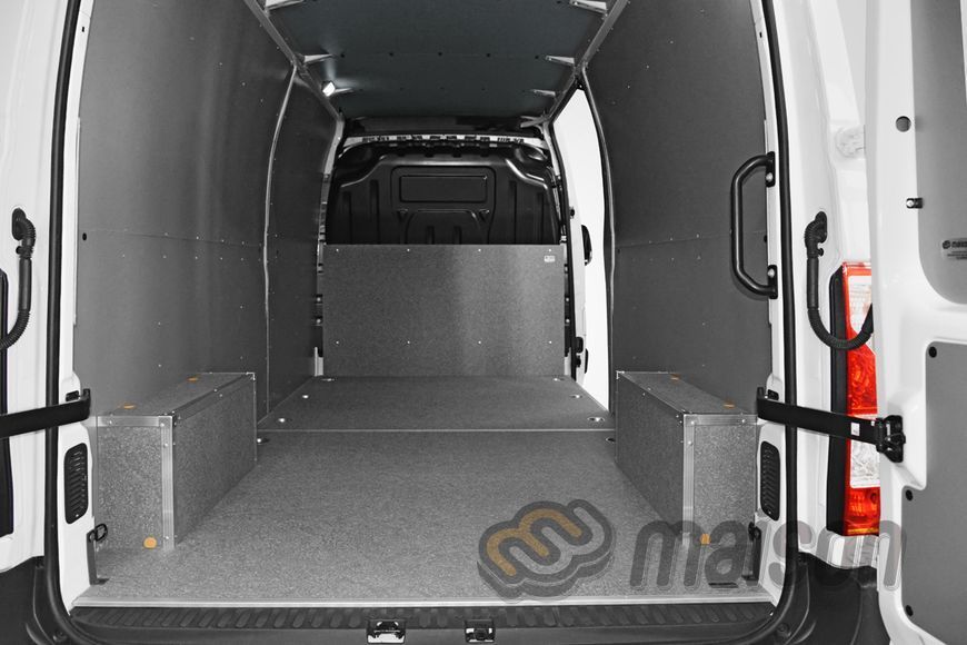 Ceiling Master L3H2 (RWD, wheelbase 3682mm, load length 3733mm), twin wheels