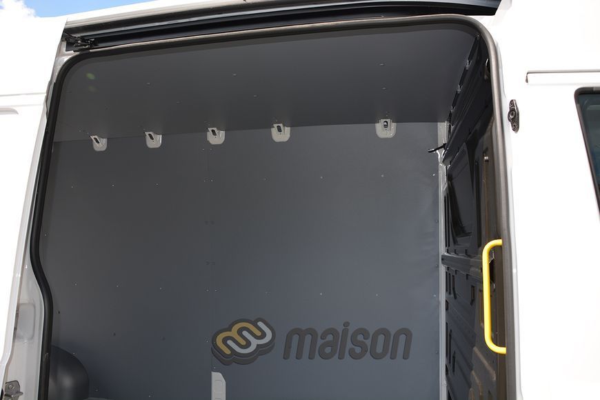 Plastic wall paneling TGE L5H3 (wheelbase 4490mm, load length 4855mm)