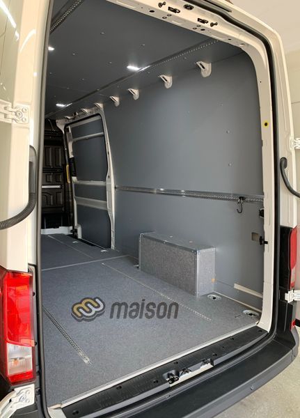 Flooring with lashing rails TGE L4 (LR, RWD 4x4, wheelbase 4490mm, load length 4300mm), twin wheels, longitudinal