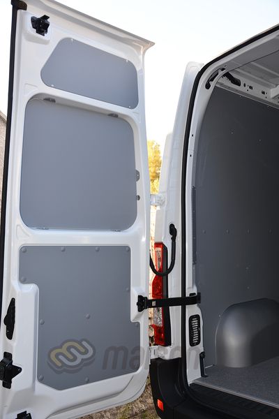 Пластикова обшивка стін фургона Movano L3H2 (задній привід, колісна база 3682мм, довжина вантажного відсіку 3733мм), одинарні колеса