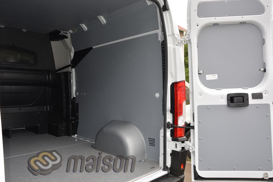 Пластикова обшивка стін фургона Movano Crew Cab L3 (колісна база 4035мм, довжина вантажного відсіку 2375мм)