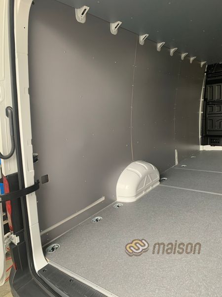 Laminated plywood wall paneling TGE L5H3 (LR, RWD 4x4, wheelbase 4490mm, load length 4855mm), twin wheels, thickness 5mm