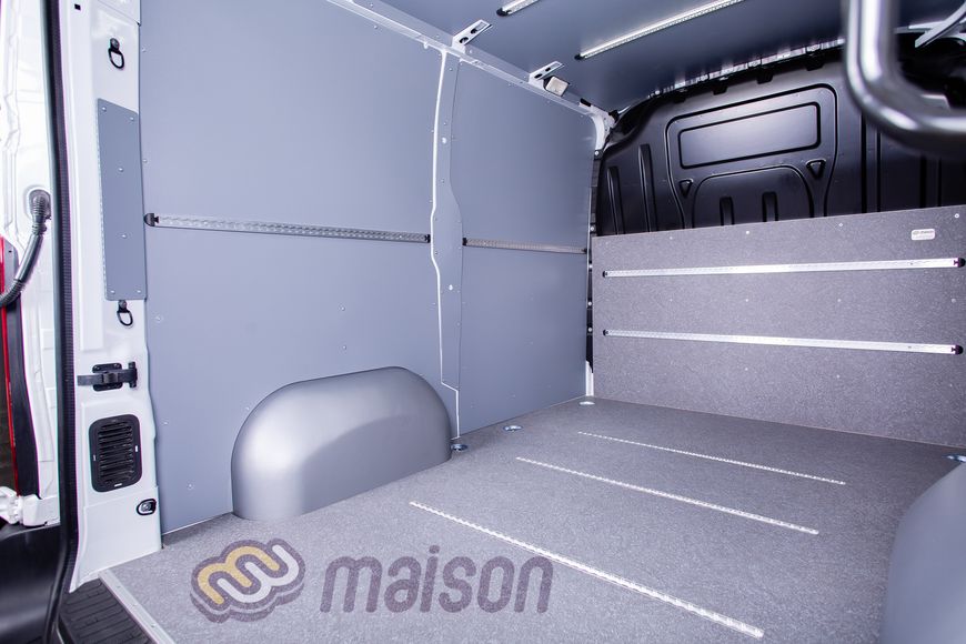 Фронтальна панель вантажного відсіку фургона Master L1H1/H2 (передній привід, колісна база 3182мм, довжина вантажного відсіку 2583мм)
