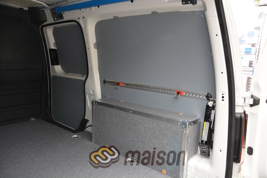 Пластикова обшивка стін фургона Caddy Maxi L2H1 (колісна база 3006мм, довжина вантажного відсіку 2250мм), розпашні двері