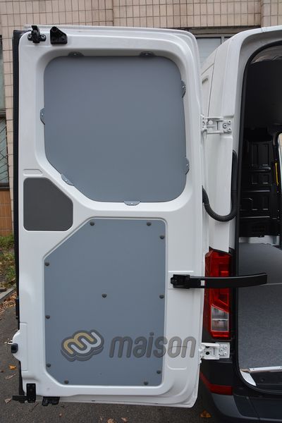 Пластикова обшивка стін фургона Crafter L3H2/H3 (MR, задній/4 х 4 повний привід, середня колісна база 3640мм, довжина вантажного відсіку 3450мм), одинарні колеса