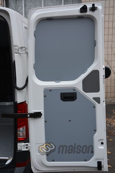 Пластикова обшивка стін фургона Crafter L3H2/H3 (MR, задній/4 х 4 повний привід, середня колісна база 3640мм, довжина вантажного відсіку 3450мм), одинарні колеса