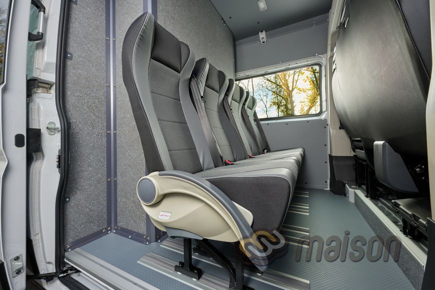 Пластикова обшивка стін передньої кабіни фургона Maison Ducato Crew Cab L4 (колісна база 4035мм, довжина вантажного відсіку 2900мм)