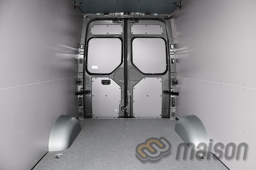 Laminated plywood wall paneling TGE L4H3 (LR, RWD 4x4, wheelbase 4490mm, load length 4300mm), twin wheels, thickness 5mm