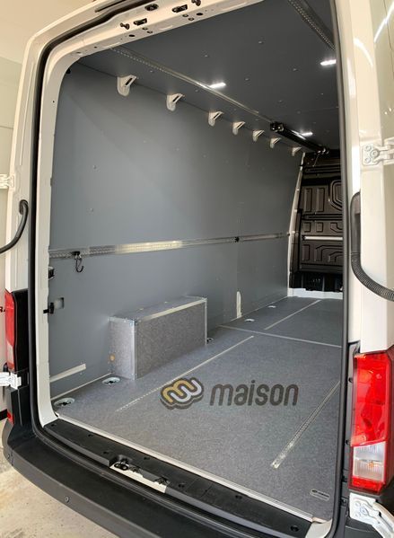 Ceiling TGE L4H3 (LR, RWD 4x4, wheelbase 4490mm, load length 4300mm), H3, twin wheels