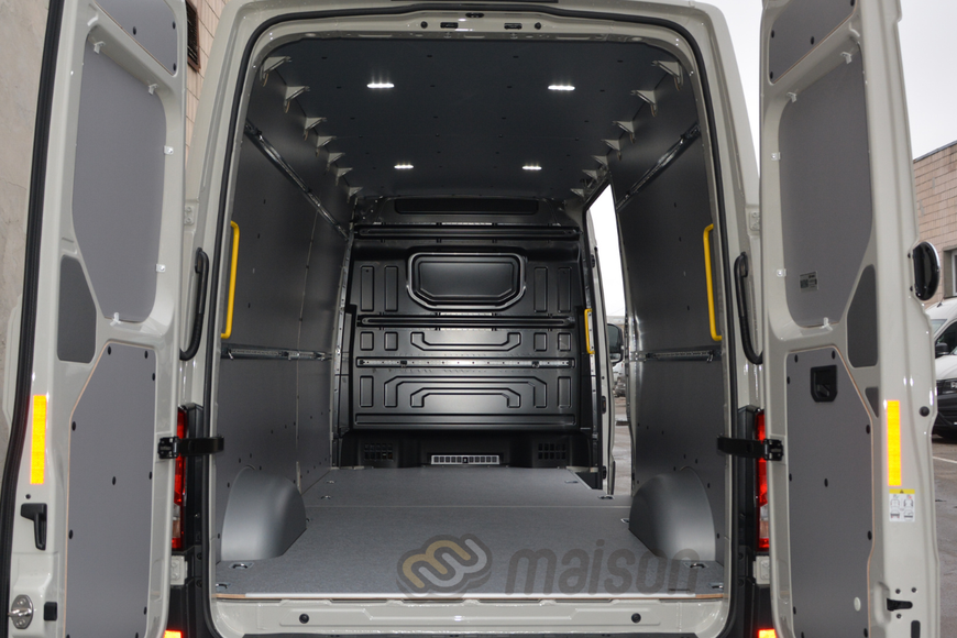 Ceiling TGE L4H3 (LR, RWD 4x4, wheelbase 4490mm, load length 4300mm), H3, twin wheels