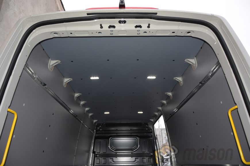 Ceiling TGE L4H3 (LR, RWD 4x4, wheelbase 4490mm, load length 4300mm), H3, twin wheels