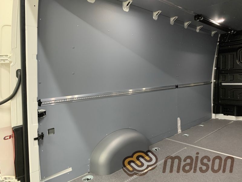 Flooring with lashing rails Crafter L5 (LR UH, RWD 4x4, long wheelbase 4490mm, load length 4855mm), single wheel, longitudinal