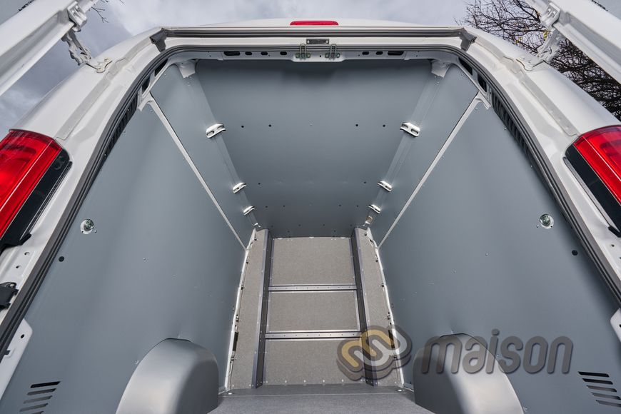 Пластикова обшивка стін вантажного відсіку фургона Maison Boxer Crew Cab L2 (колісна база 3450 мм, довжина вантажного відсіку 1950 мм)
