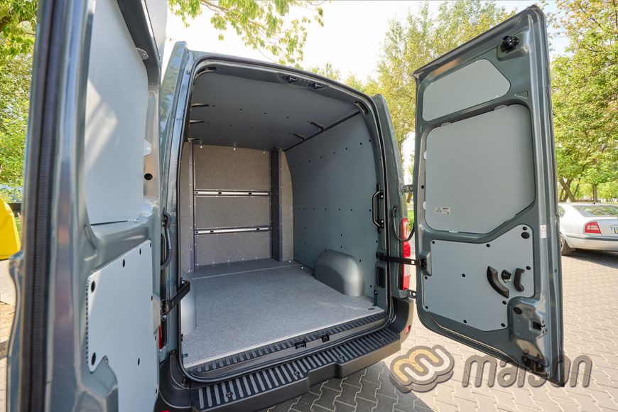 Пластикова обшивка стін вантажного відсіку фургона Maison Master Crew Cab L3 (колісна база 4332 мм, довжина вантажного відсіку 2500 мм)