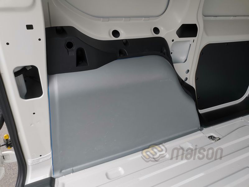 Накладки пластикові (HDPE) для захисту колісних арок Caddy Cargo L1 (2 шт.)