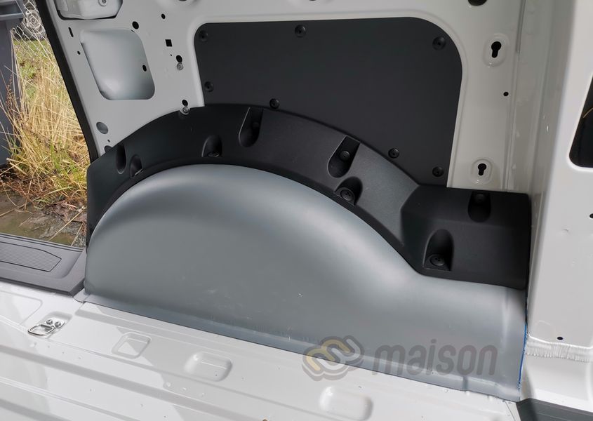 Накладки пластикові (HDPE) для захисту колісних арок Caddy Cargo L1 (2 шт.)