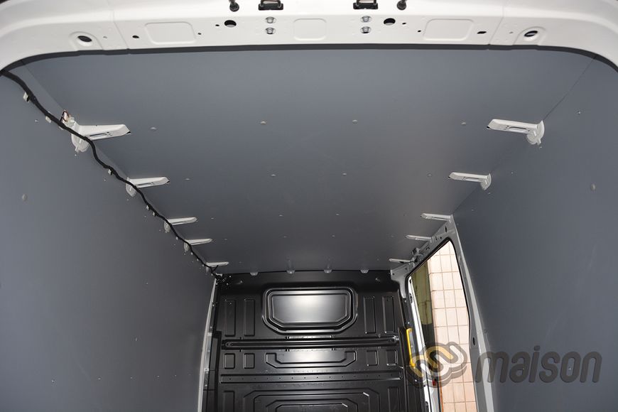 Ceiling Crafter L3H2/H3 (MR, RWD 4x4, wheelbase 3640mm, load length 3450mm), twin wheels