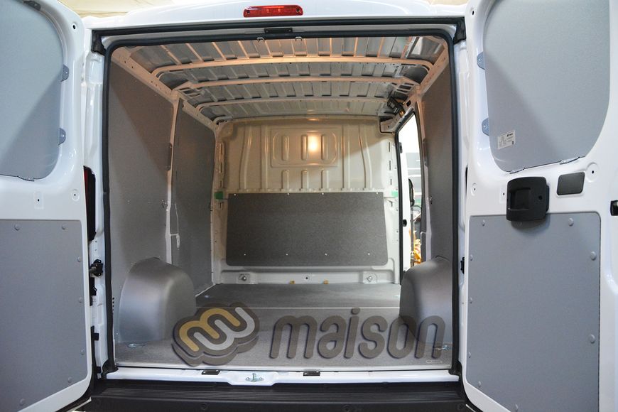 Пластикова обшивка стін фургона Boxer L1H1 (колісна база 3000мм, довжина вантажного відсіку 2670мм), товщина 4,8мм