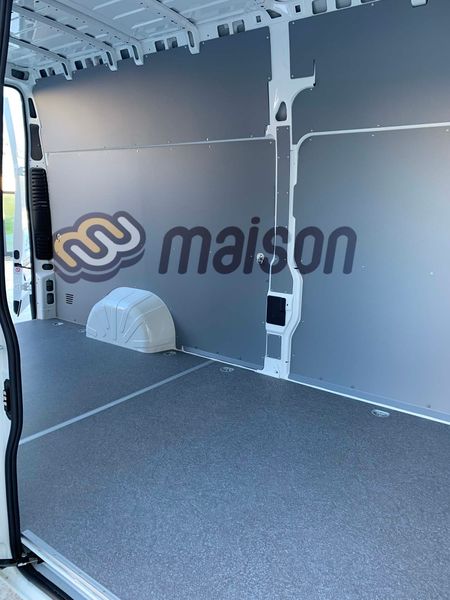 Пластикова обшивка стін фургона Movano Maxi L4 (колісна база 4035мм, довжина вантажного відсіку 4070мм)