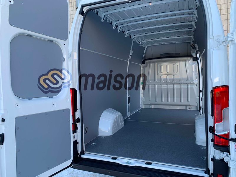 Пластикова обшивка стін фургона Movano Maxi L4 (колісна база 4035мм, довжина вантажного відсіку 4070мм)