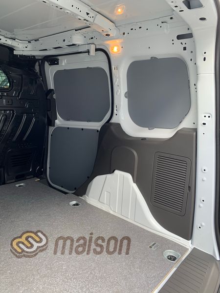 Пластикова обшивка стін фургона Connect L1H1 (колісна база 2662мм)