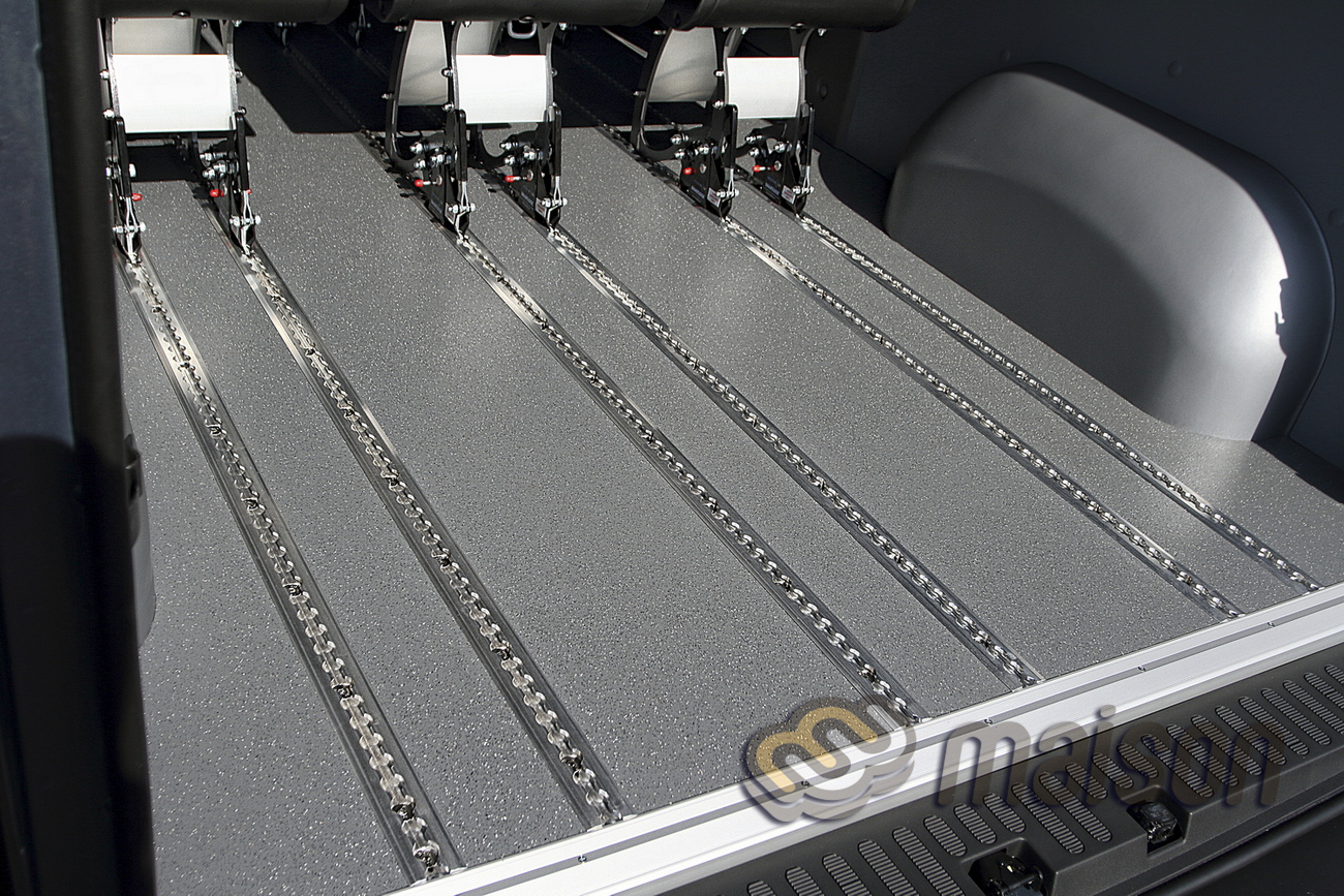 Алюмінієва підлога Smartfloor в пасажирському фургоні Renault Master