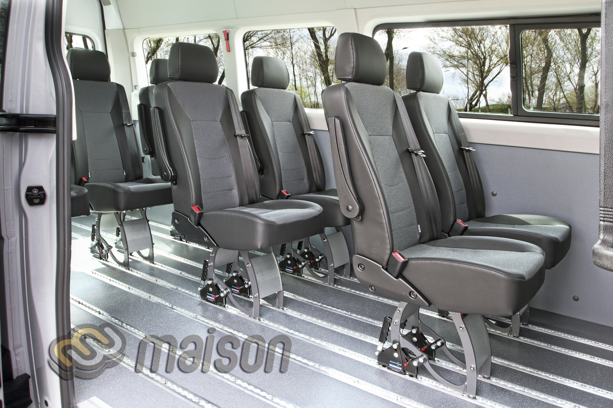 конфігурація сидінь у пасажирському Renault Master L3 від Мейсон